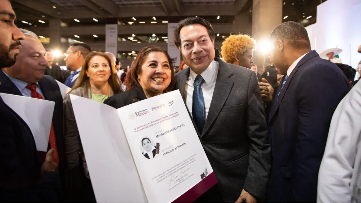En el marco del 14 aniversario de la creación de la Universidad Abierta y a Distancia de México (UnADM), Mario Delgado encabezó la entrega de distinciones al Mérito en diferentes categorías.