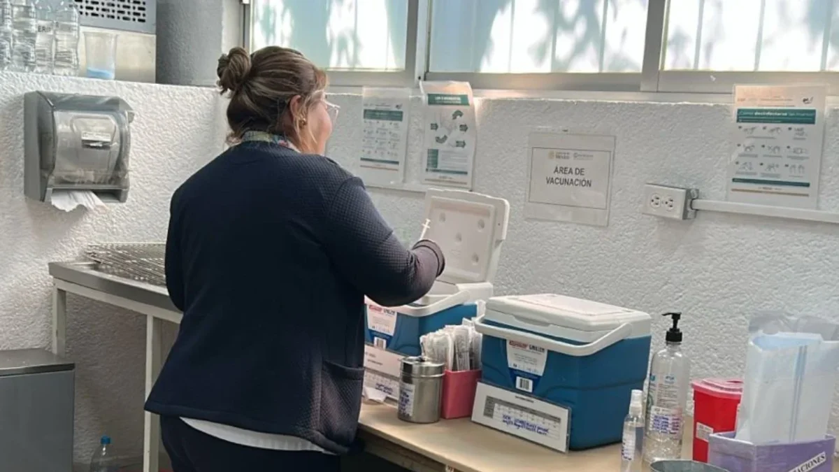 La Secretaría de Salud Pública de la CDMX instalará módulos de vacunación contra el sarampión en estaciones del Metro durante las próximas semanas.