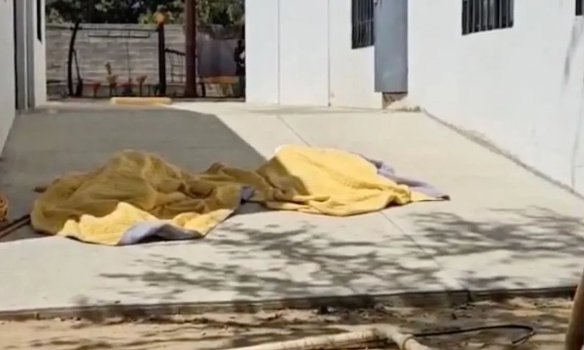 Dos niñas, hermanas migrantes haitianas, murieron ahogadas al caer en una fosa séptica en el albergue Casa Pato, en Oaxaca.