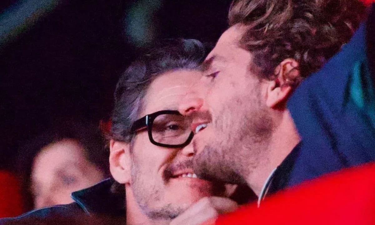 Pedro Pascal fue visto compartiendo un momento cercano con Rafael Olarra durante un paseo por las calles de Manhattan