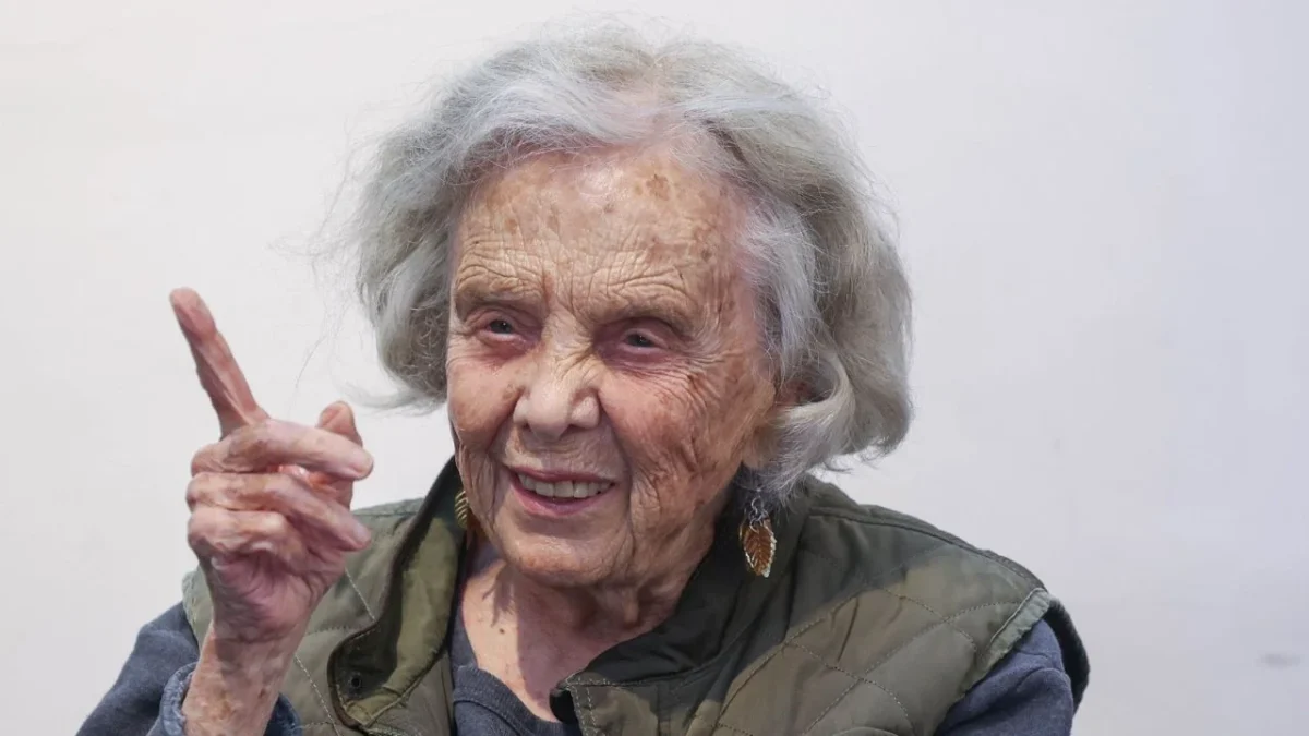 Elena Poniatowska desmintió en un video los rumores sobre su fallecimiento y aseguró que se encuentra bien de salud a sus 93 años.