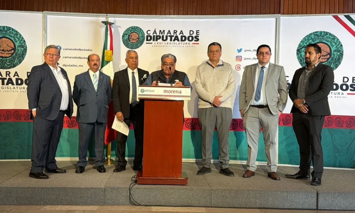 Los permisionarios expresaron que consideran la entrada de taxis de aplicación al AICM como una competencia desleal pues no pagan impuestos.