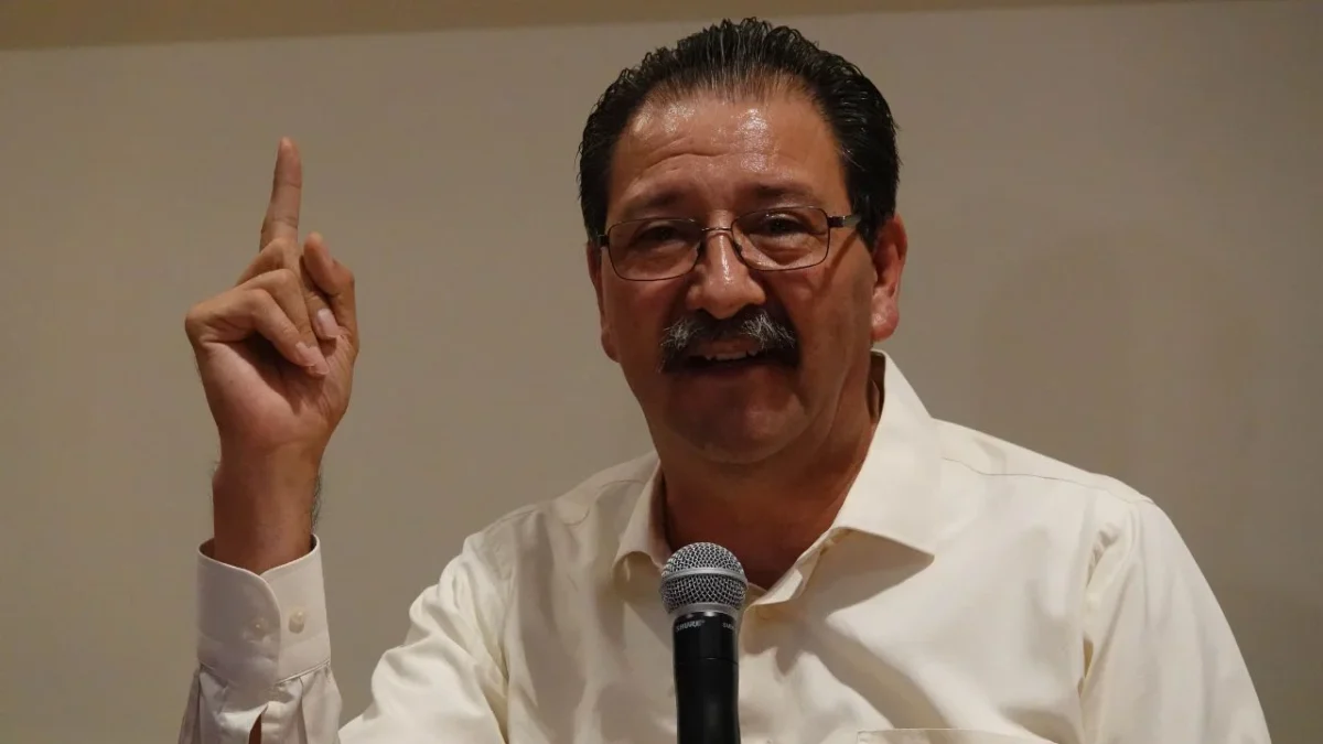 Reginaldo Sandoval (PT) señaló que el número de legisladores plurinominales se mantendrá en el Congreso, mientras siguen las negociaciones entre partidos.