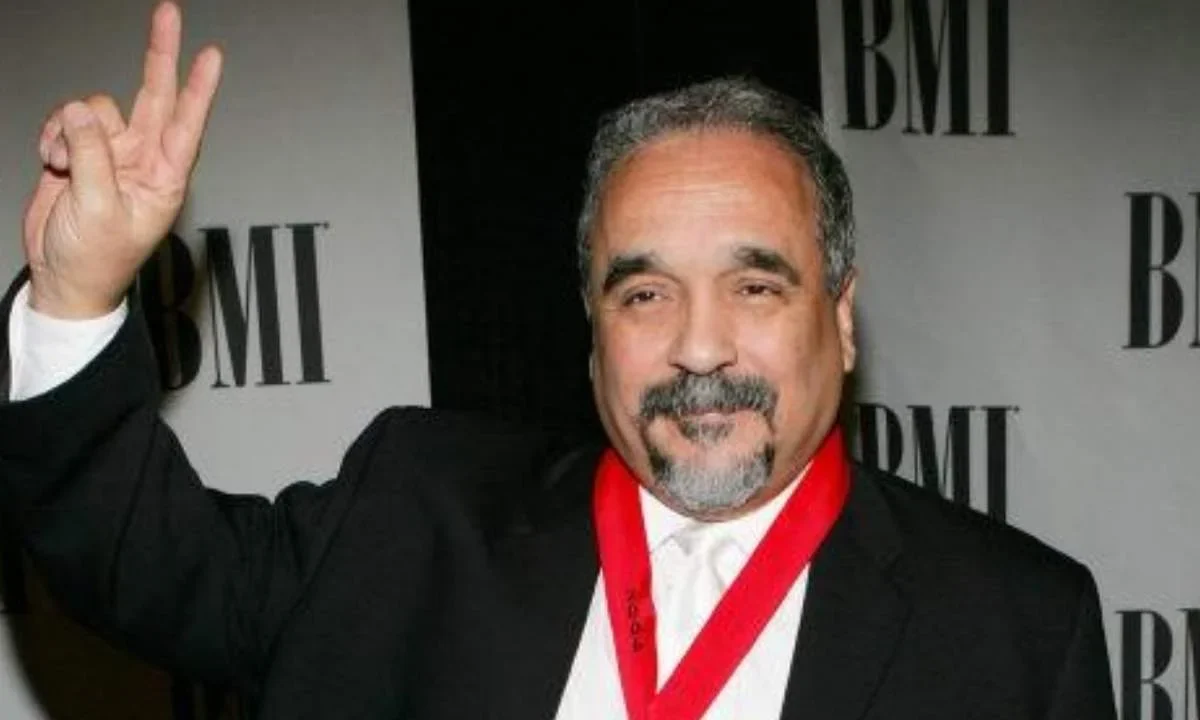 Murió Willie Colón, un músico importante que ayudó a definir lo que hoy se conoce como el género salsa. Aquí te contamos un poco de su vida.