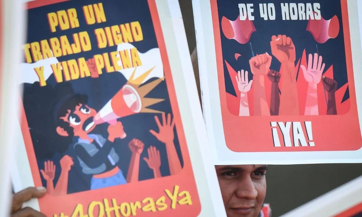 Laura Itzel Castillo Juárez, presidenta de la Mesa Directiva del Senado, anunció la agenda semanal que incluye la iniciativa para reducir la jornada laboral a 40 horas y la juramentación de magistrados de circuito.