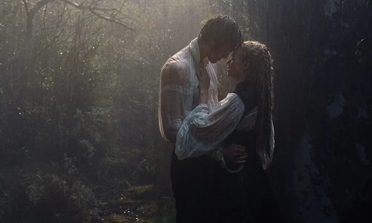 Jacob Elordi y Margot Robbie protagonizan la nueva adaptación de Cumbres Borrascosas, dirigida por Emerald Fennell.