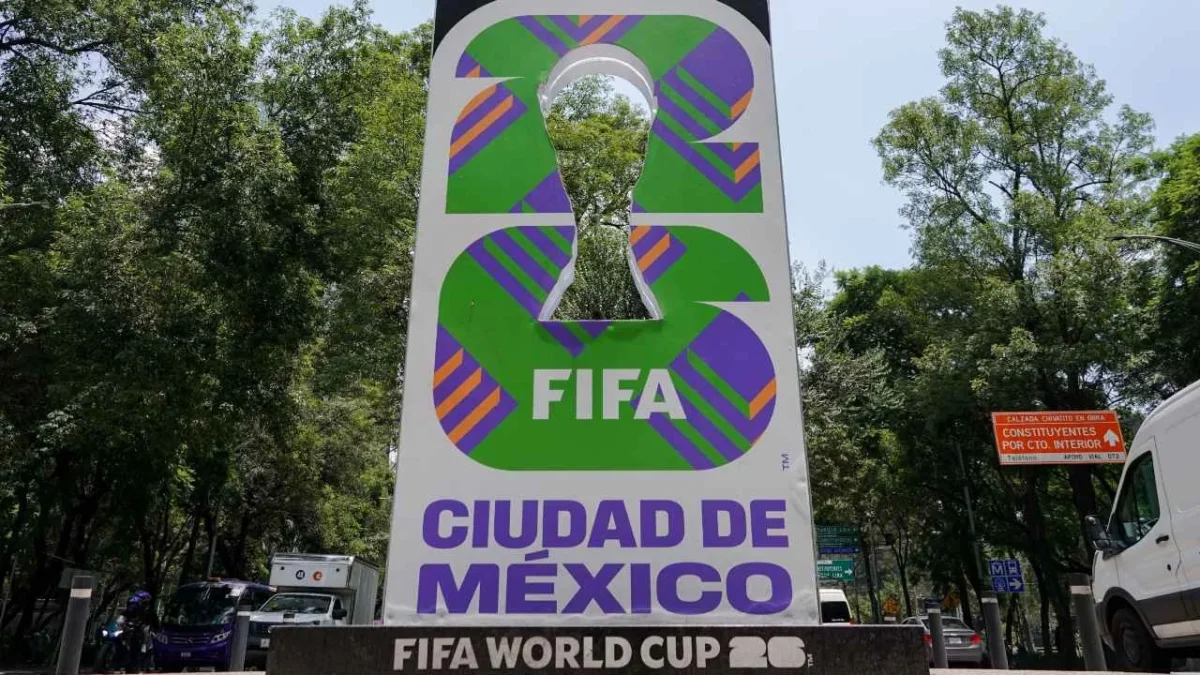 De cara al Mundial de Futbol 2026, Morena propuso regular a guías de turistas que ofrecen recorridos en la CDMX.