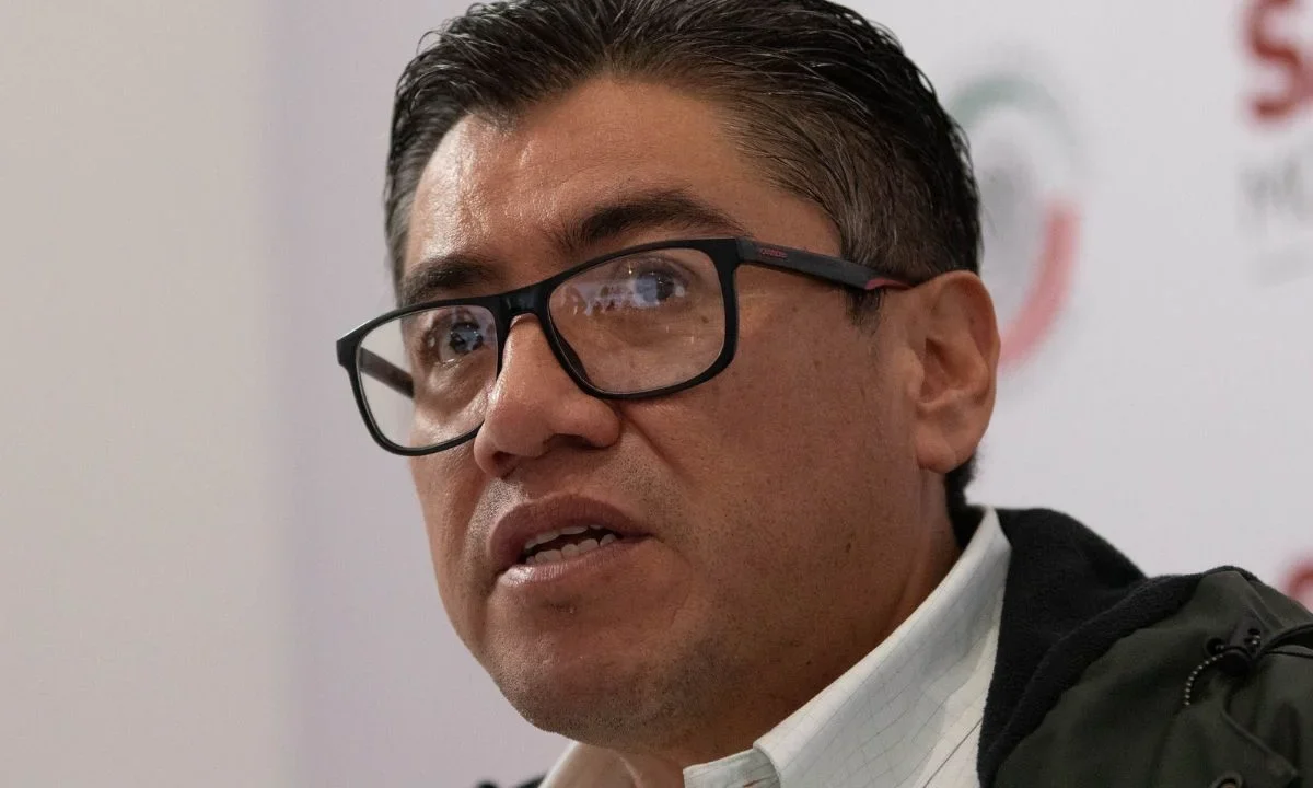 Saúl Monreal confirmó que buscará la candidatura al gobierno de Zacatecas en 2027, pese a los candados internos que Morena analiza para frenar el nepotismo.