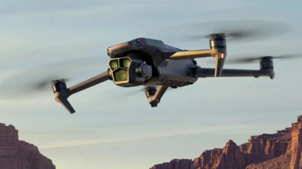 Secretario de Transporte acusa presencia de drones pilotados por cárteles en EU