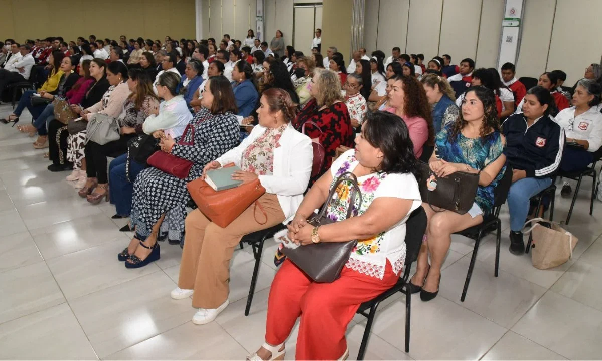La SEDUC llevó a cabo la conferencia titulada 'Paulo Freire y la Nueva Escuela Mexicana', impartida por el profesor Carlos Díaz Marchant.