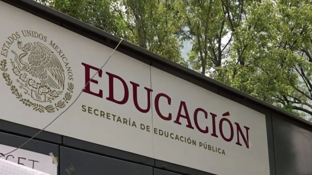 En un comunicado, la SEP informó que la Dirección General de Materiales Educativos queda a disposición de la dependencia para nuevo nombramiento.