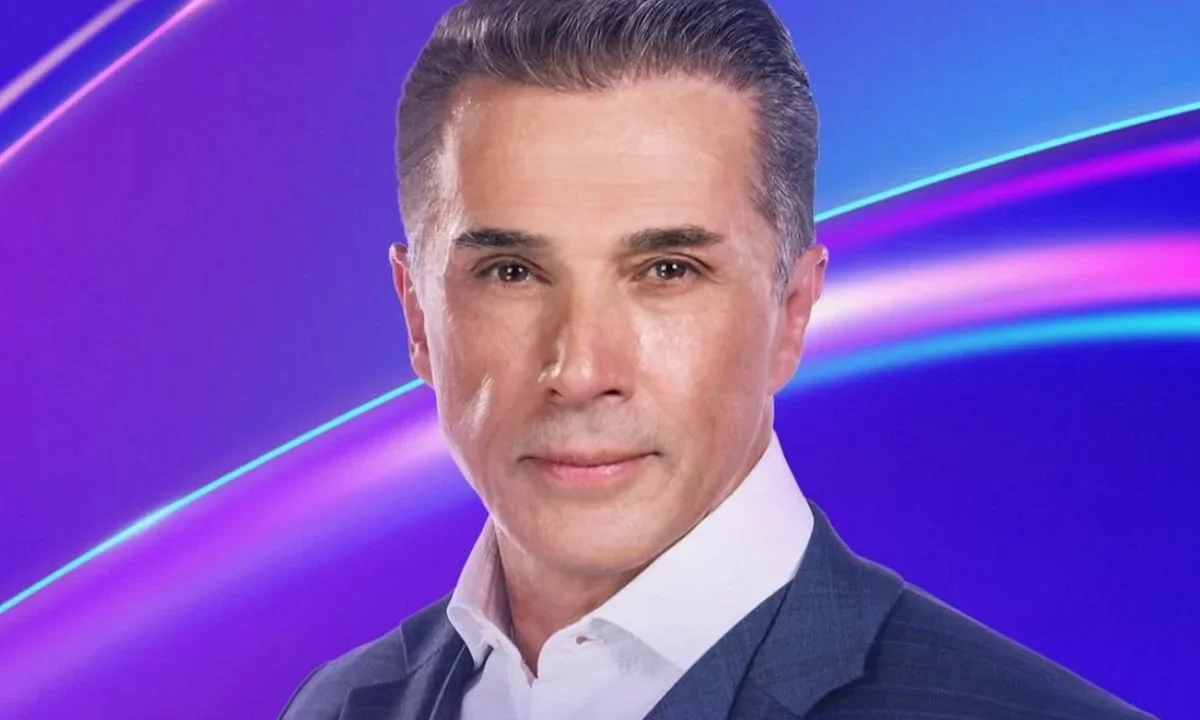 El diputado Sergio Mayer se integró a ‘La Casa de los Famosos’, producción de Telemundo, lo que implicará su ausencia temporal en San Lázaro.