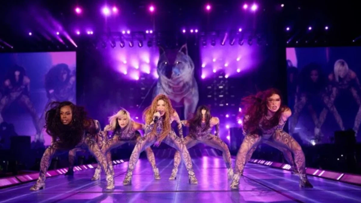 Shakira cerró la noche con un concierto en el que aprovechó para desbordar sensualidad