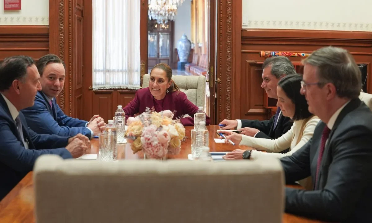La presidenta Claudia Sheinbaum informó que se reunió con el director ejecutivo de GE Vernova y el director ejecutivo de Xignux.
