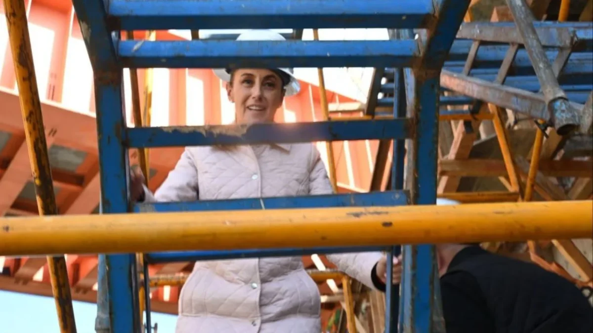 Claudia Sheinbaum supervisó la autopista denominada “Siglo XXI” en el tramo Pátzcuaro-Uruapan con una inversión mil 792 millones de pesos.