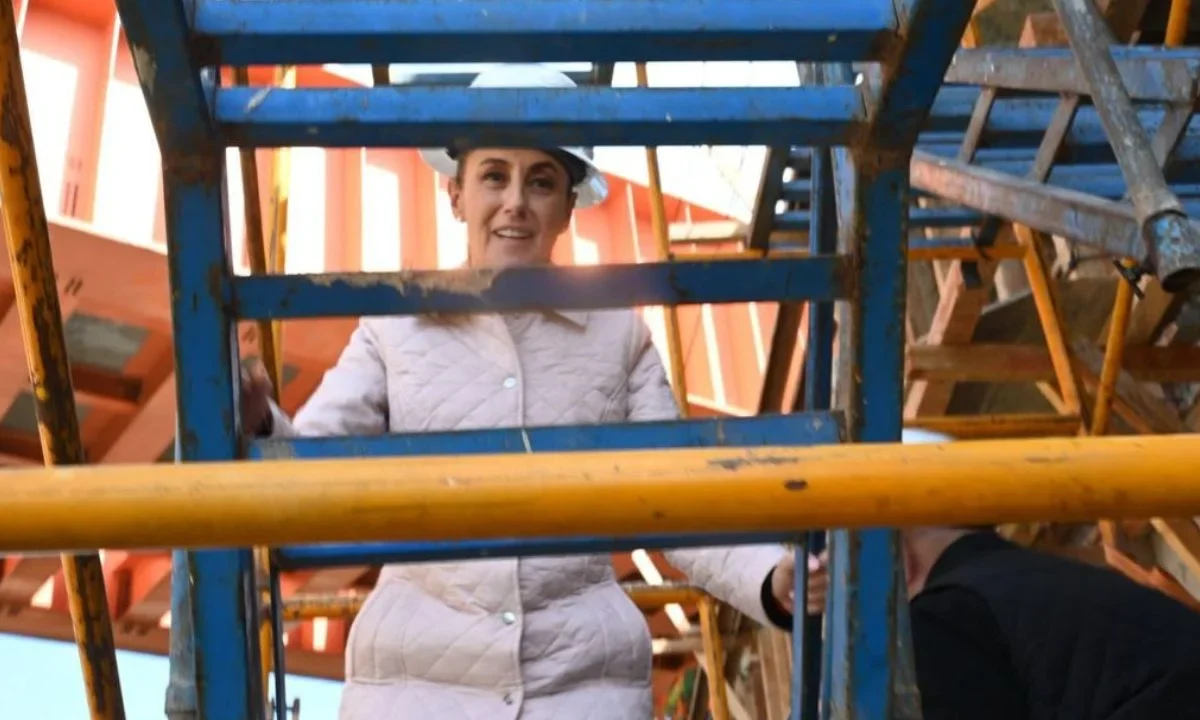 Claudia Sheinbaum supervisó la autopista denominada “Siglo XXI” en el tramo Pátzcuaro-Uruapan con una inversión mil 792 millones de pesos.