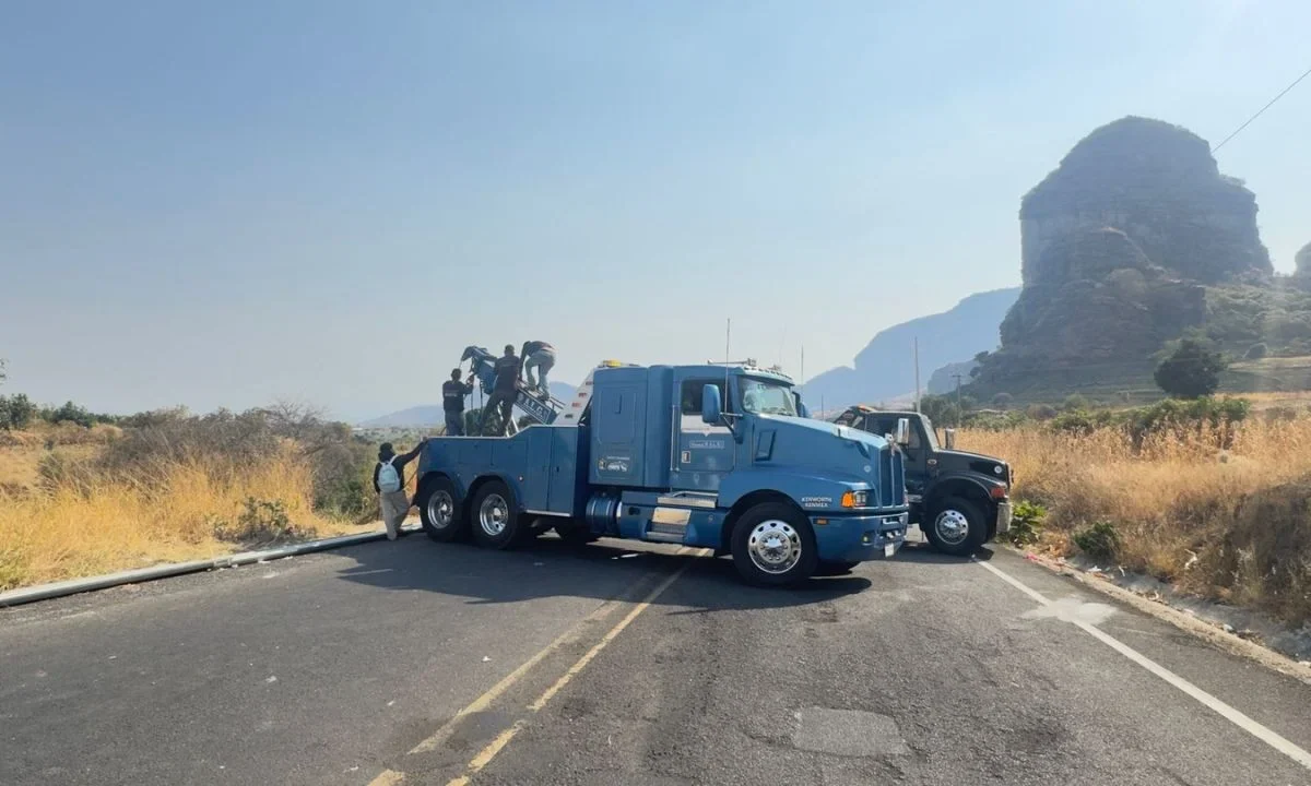 El autobús que sufrió la volcadura en Morelos transportaba a excursionistas desde CDMX hacia un centro turístico en Oaxtepec.
