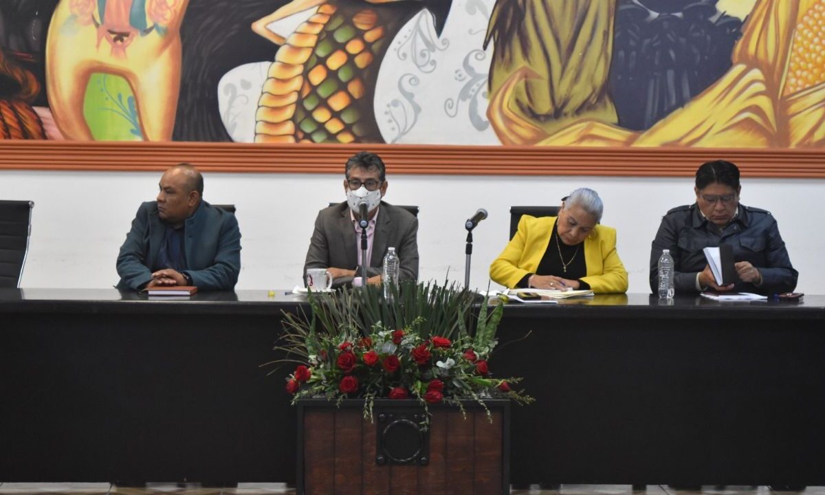 Autoridades de Teoloyucan y representantes del transporte de carga acordaron aplazar por 30 días la entrada en vigor de las nuevas restricciones viales.
