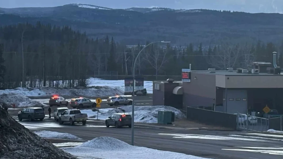 Al menos 10 personas murieron y más de 25 resultaron heridas tras un tiroteo ocurrido este martes en la escuela secundaria de Canadá.