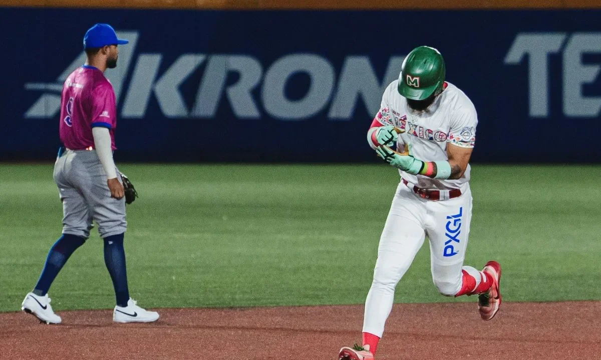 Los Tomateros de Culiacán remontaron de manera dramática a los Leones de Escogido y avanzaron a semifinales en la Serie del Caribe.