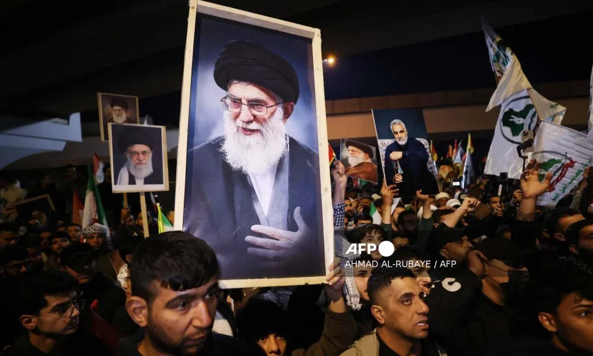 Donald Trump afirmó este sábado que el líder supremo iraní, el ayatolá Alí Jameneí, murió en los ataques aéreos.