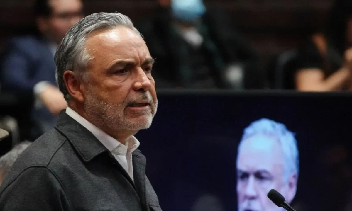 Alfonso Ramírez Cuéllar consideró el fuero como una vergüenza nacional y exhortó a que contemplen ese punto en la reforma electoral.