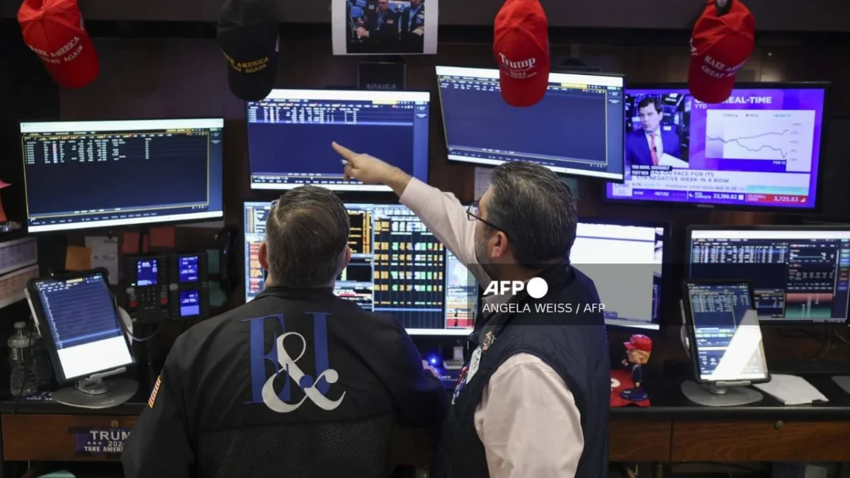 Wall Street cerró el viernes con resultados mixtos, después de que la desaceleración de la inflación en EU no generó entusiasmo en inversionistas.