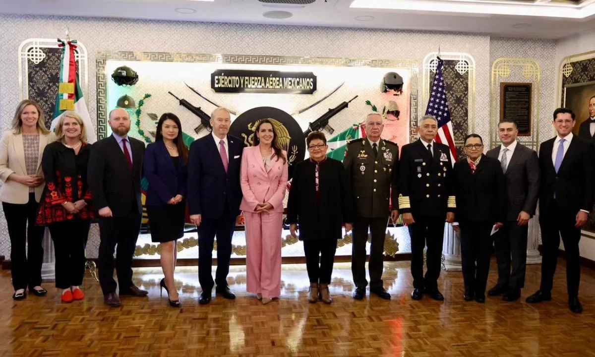 El Gabinete de Seguridad de México y la Zar Antidrogas de EU, Sara Carter, sostuvieron una reunión en Palacio Nacional.