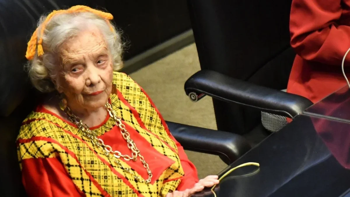 ¿Murió Elena Poniatowska? Esto dijo la presidenta Sheinbaum