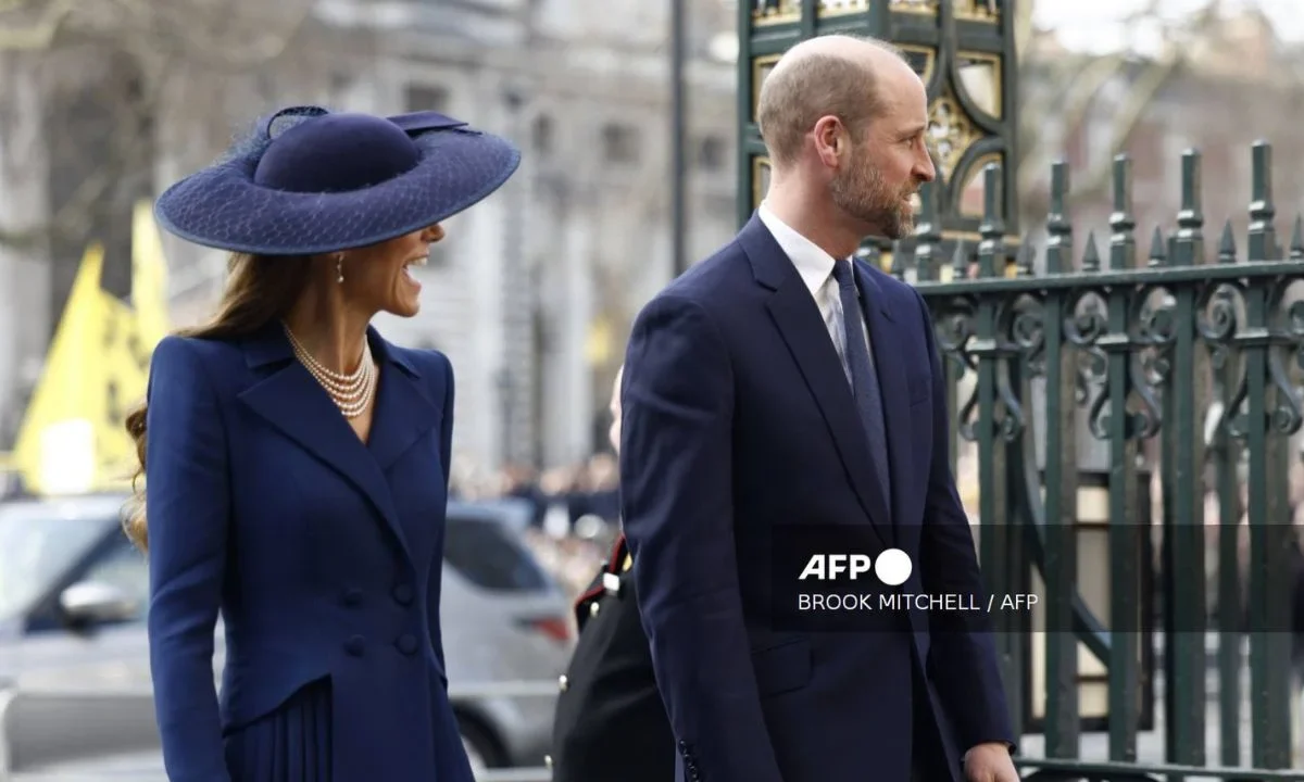 Abuchean al príncipe William y a Kate Middleton en Londres