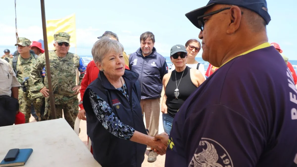 Alicia Bárcena supervisa limpieza en Veracruz, descarta daños y resalta avances