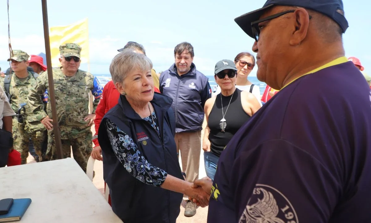 Alicia Bárcena supervisa limpieza en Veracruz, descarta daños y resalta avances
