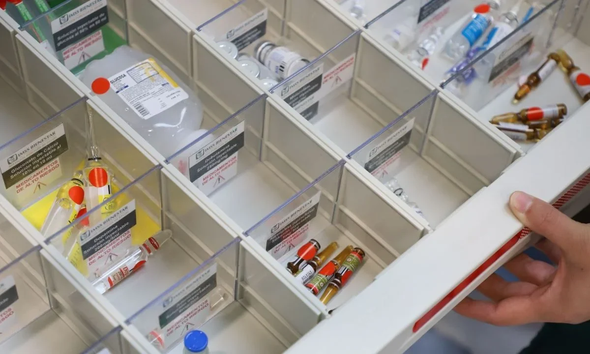 COFEPRIS alerta por el robo de 15 medicamentos y la comercialización ilegal de Aclasta