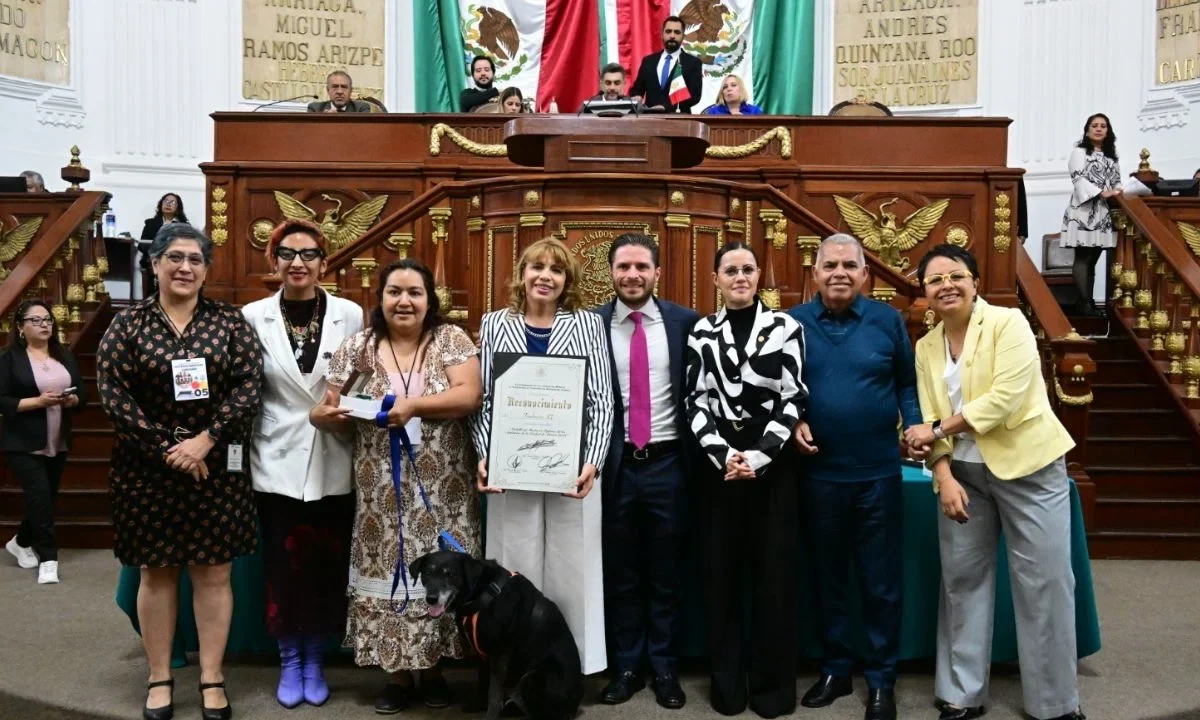 Congreso CDMX reconoce labor en defensa de los animales