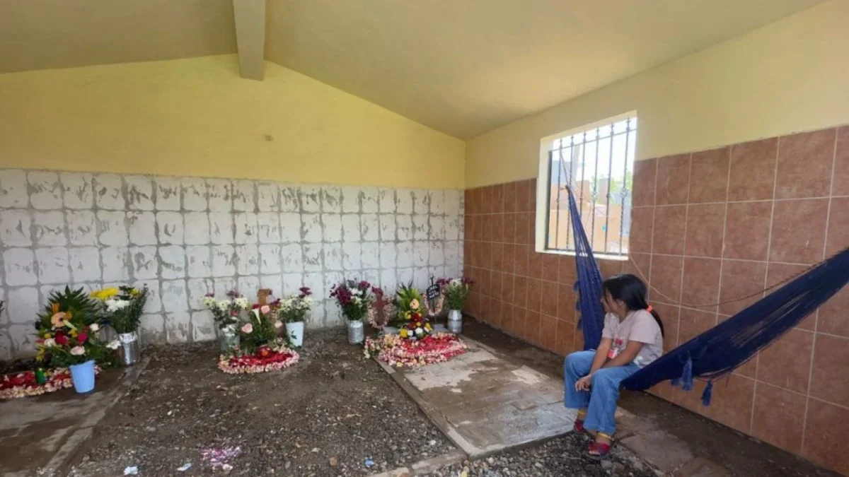 Convive Juchitán con sus muertos entre violencia
