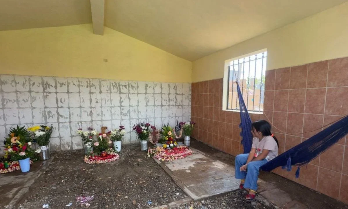 Convive Juchitán con sus muertos entre violencia
