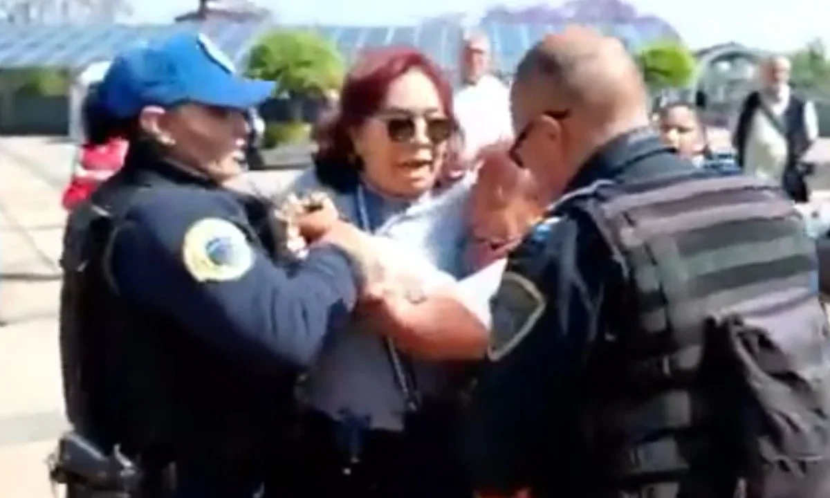 Detienen a vecinos de Parque Lira en protesta por falta de mantenimiento