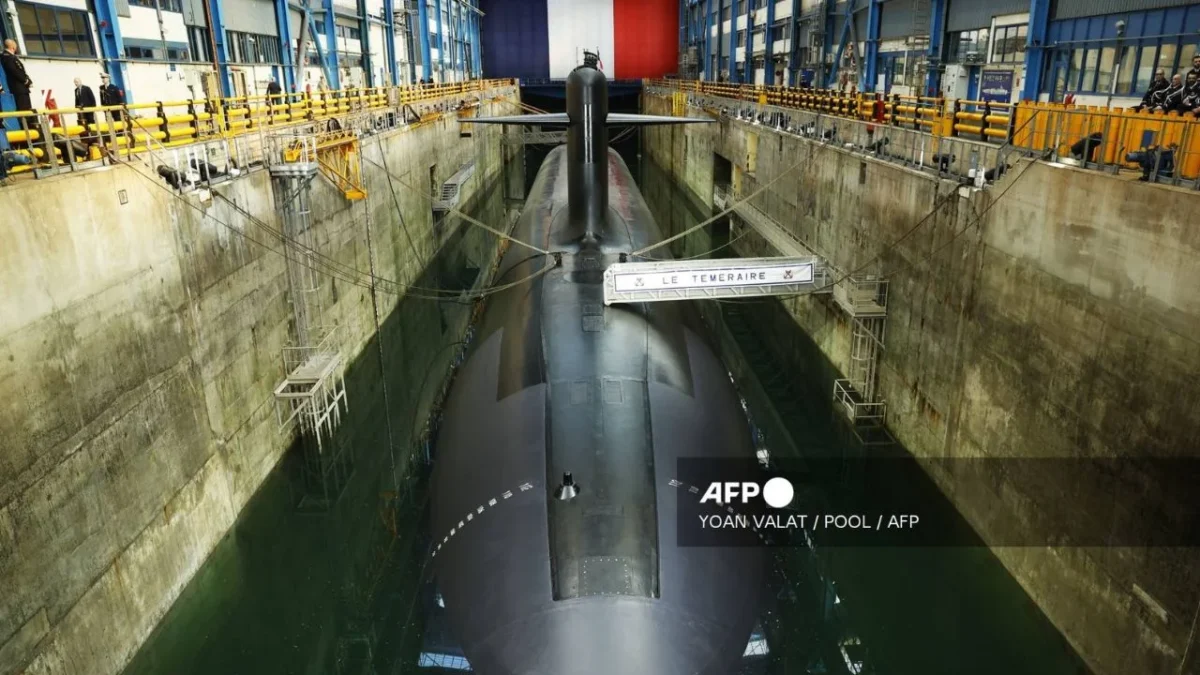 Francia aumentará el número de sus ojivas nucleares ante posibles amenazas