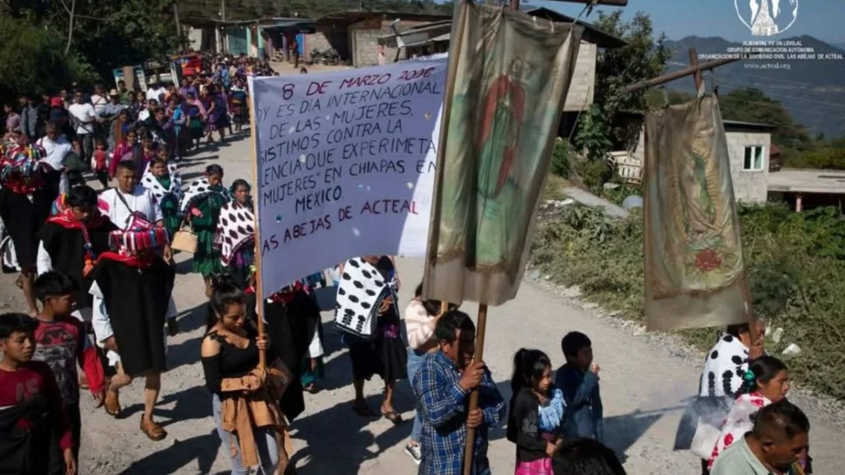 Indígenas chiapanecas marchan en Acteal para exigir justicia y derechos por el 8M