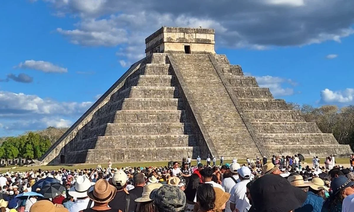 Kukulcán vence a las nubes y hechiza a miles en Chichén Itzá