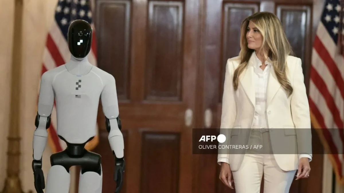 Melania Trump Figure 3