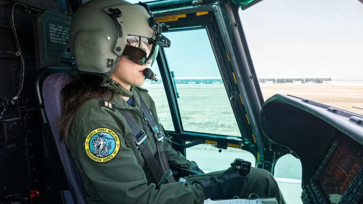 Mujeres marcan ruta y ganan altura en aviación militar