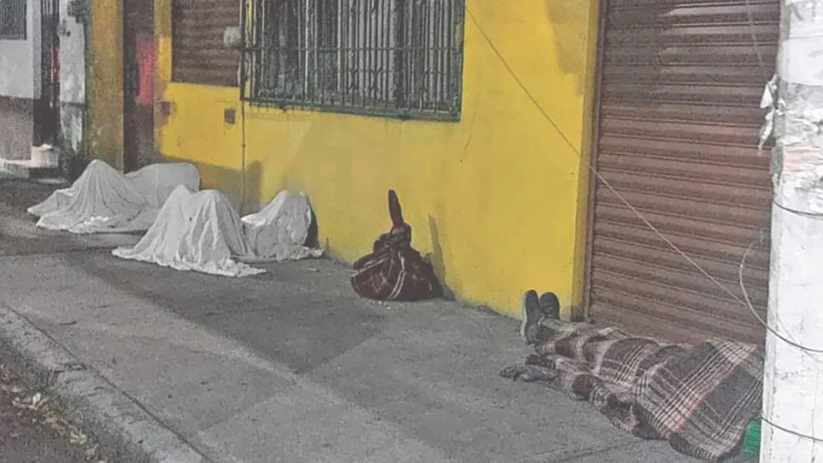 Personas en la Viaducto exigen atender a personas en situación de calle