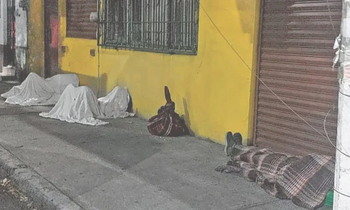 Personas en la Viaducto exigen atender a personas en situación de calle
