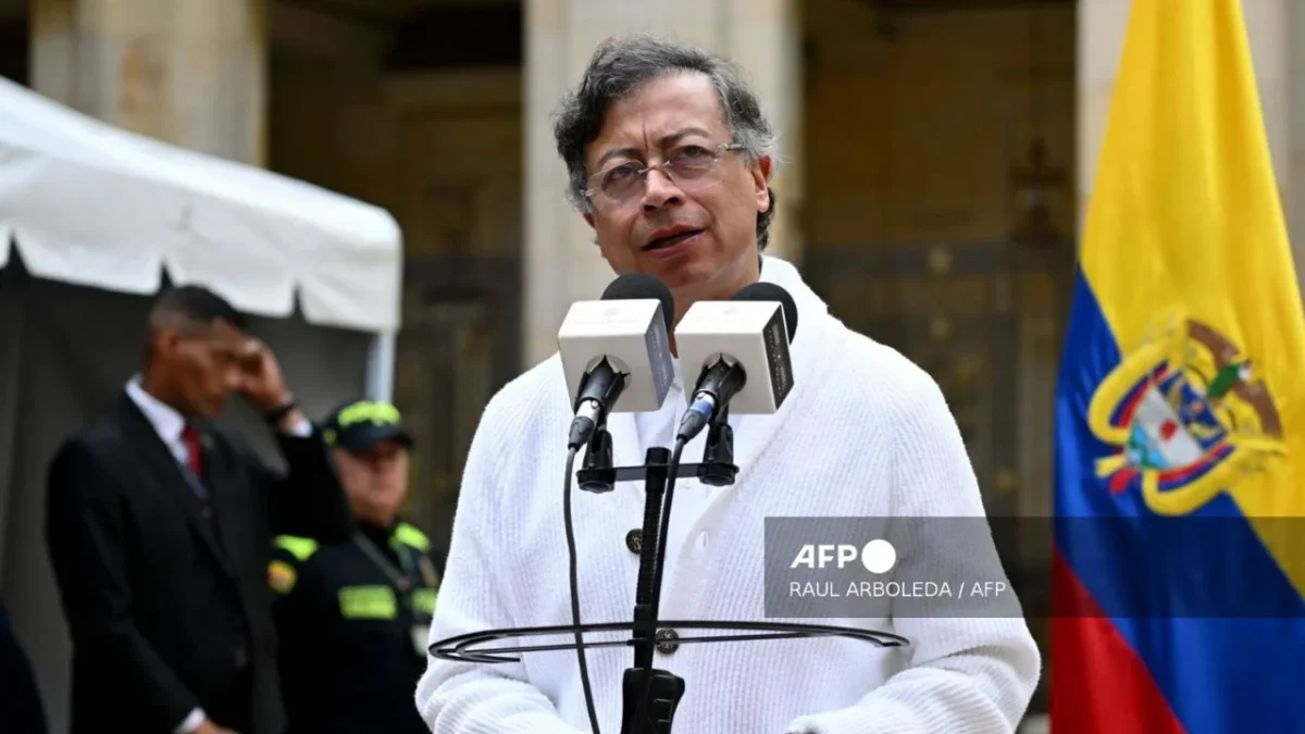 Petro denuncia posible bombardeo de Ecuador en territorio colombiano
