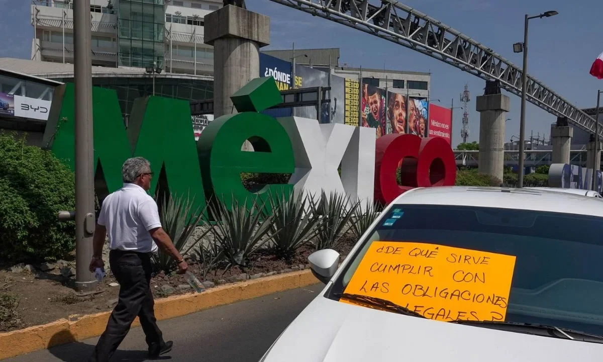 Se restablece circulación en accesos a Terminal 2 del AICM