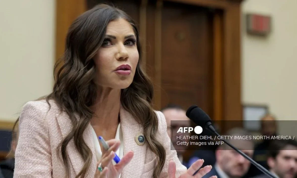 Trump anuncia que destituyó a la secretaría de Seguridad Nacional Kristi Noem
