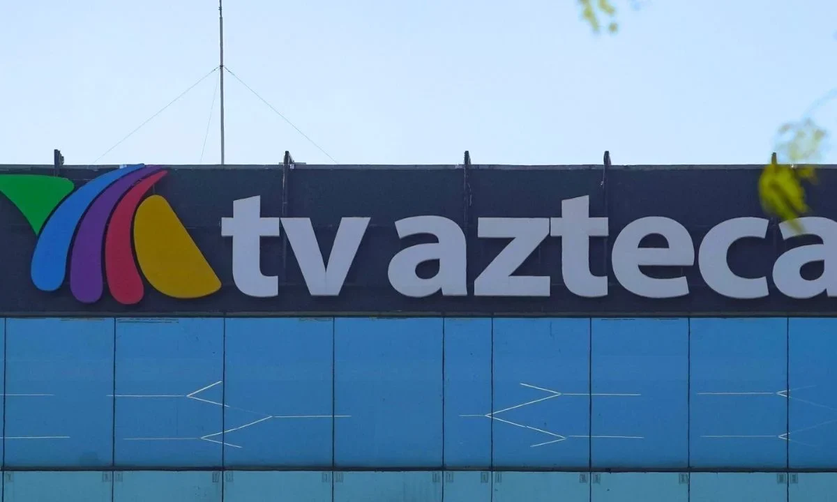 Un juzgado federal admitió a trámite el concurso mercantil presentado por TV Azteca, con el que busca reorganizar sus estados financieros.