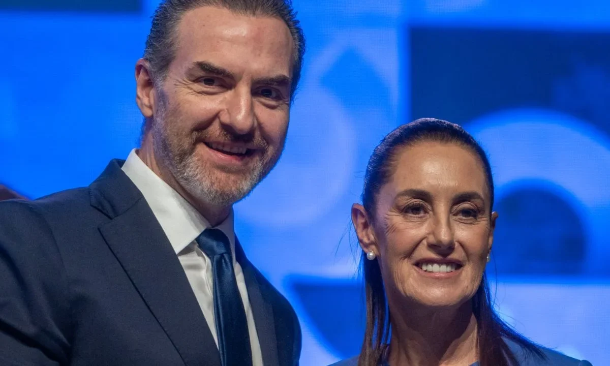 Adrián de la Garza, subrayó ante la presidenta Claudia Sheinbaum la importancia de la coordinación con el Gobierno Federal para mejorar la atención a la ciudadanía