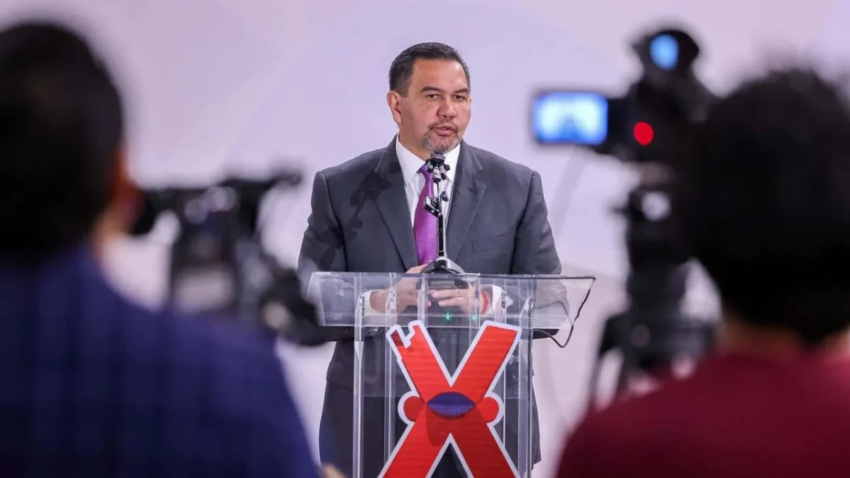 El alcalde morenista de Ciudad Juárez, Cruz Pérez Cuéllar, adelantó que van a retirar los promocionales con su imagen.